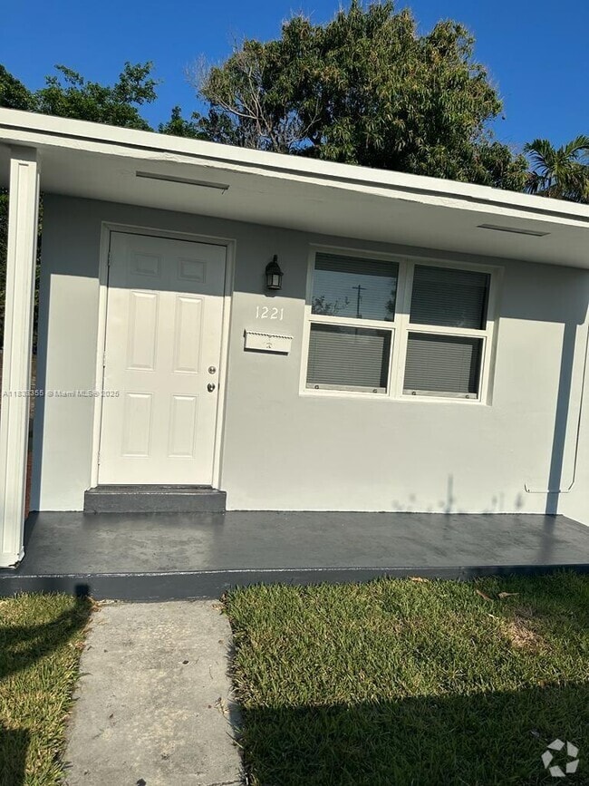 Building Photo - 1219 N 20th Ave
