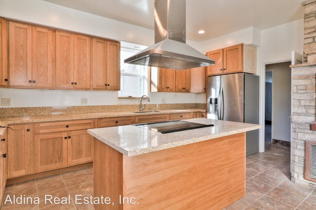 Building Photo - 5 br, 3 bath House - 905 Freedom Blvd.