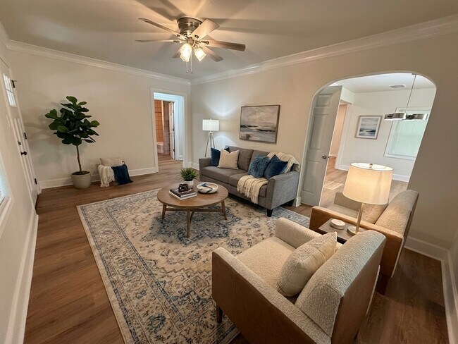 Foto del edificio - 3739 Rhea Ave