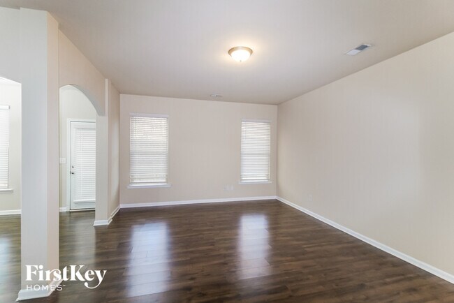 Building Photo - 185 Southwind Cir