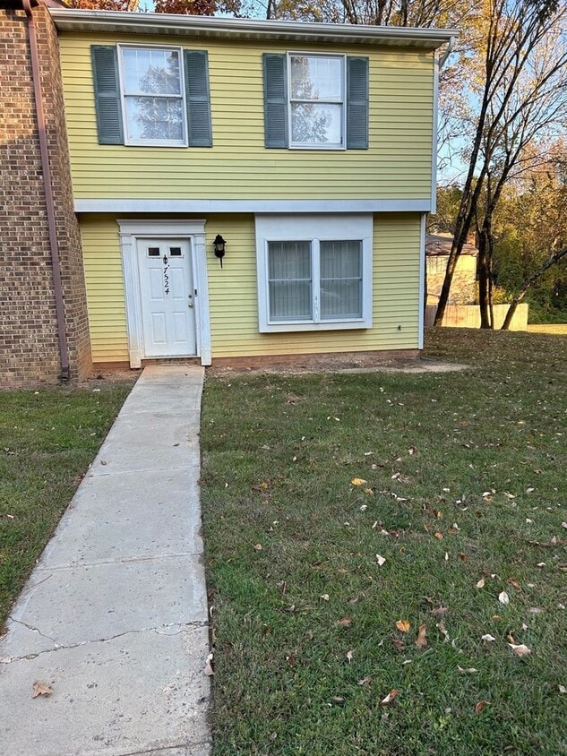 7524 Holly Grv, Charlotte, NC 28277 Townhome Rentals in Charlotte NC