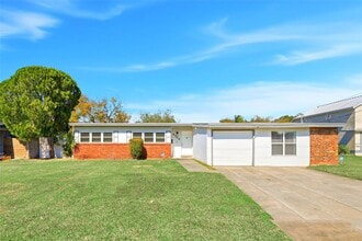 Building Photo - 2705 Gulfstream Rd