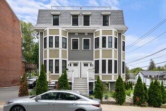 Building Photo - 9 Cedar St