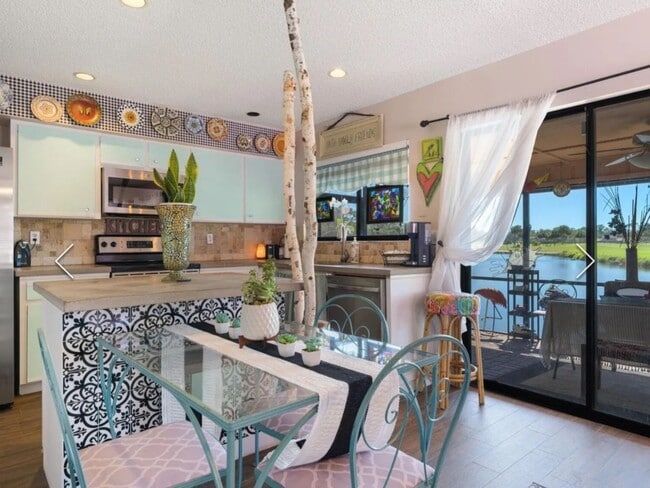 Building Photo - 3 Bedroom Single Family Home in Sarasota