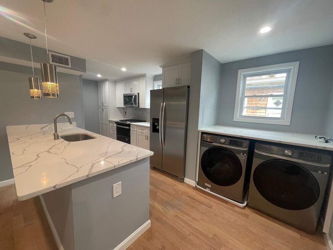 Primary Photo - 1 Theriault Ct