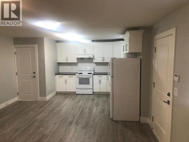 Building Photo - 13XX Hames Cres