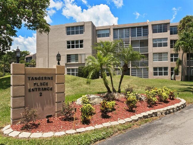 Building Photo - 9440 Tangerine Pl