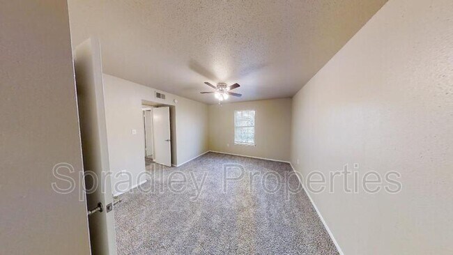 Building Photo - 200 Bosque Rd