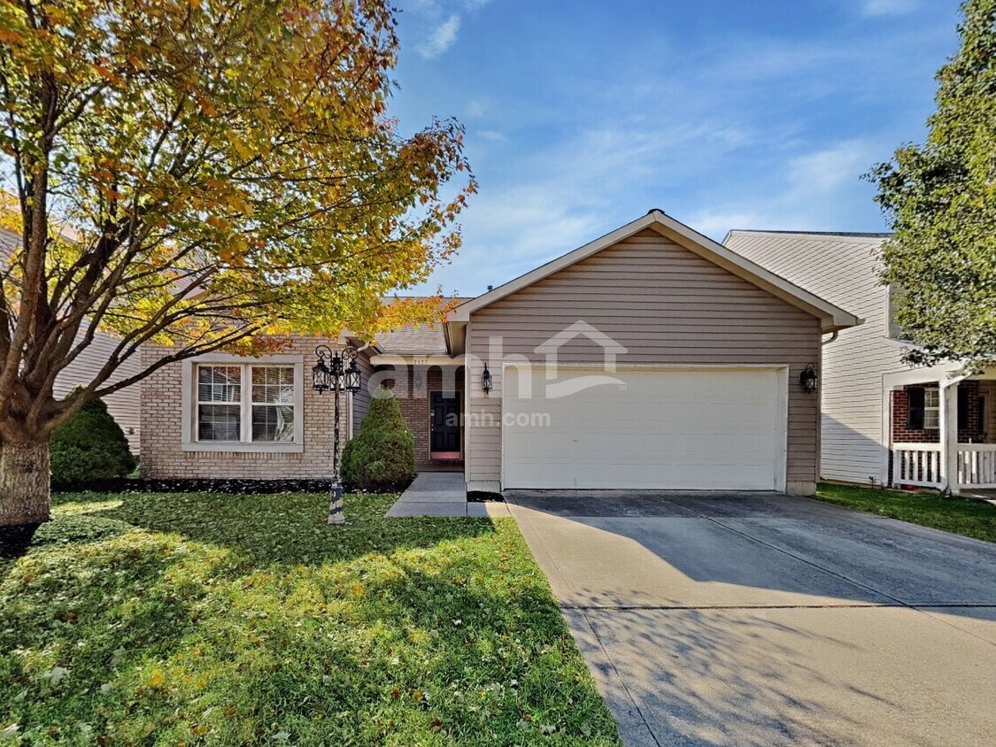 Primary Photo - 2426 Woodfield Blvd