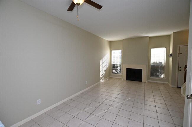 Foto del edificio - 2626 Holly Hall St