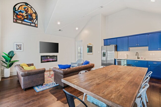 Building Photo - 775 Tanglewood St