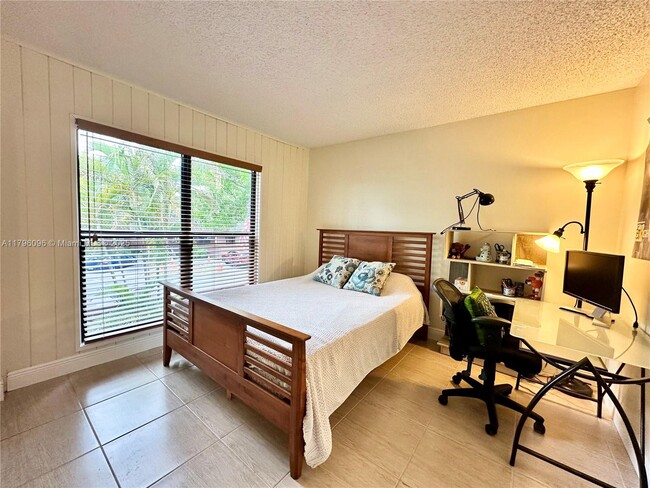 Foto del edificio - 7034 SW 114th Pl
