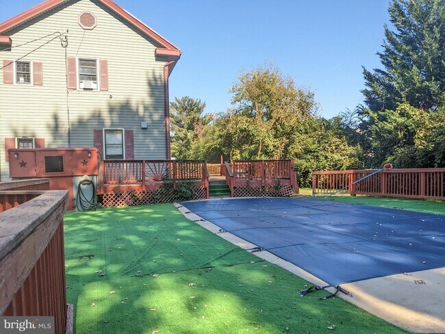 Foto del edificio - 9014 Sudley Rd