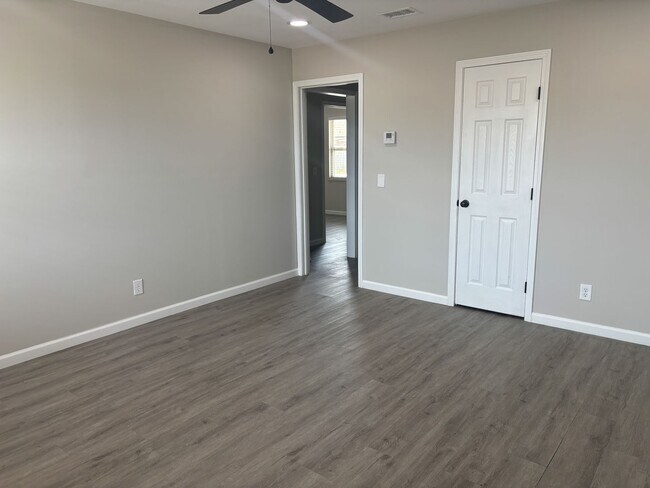 Foto del edificio - 4105-4107 W 22nd St