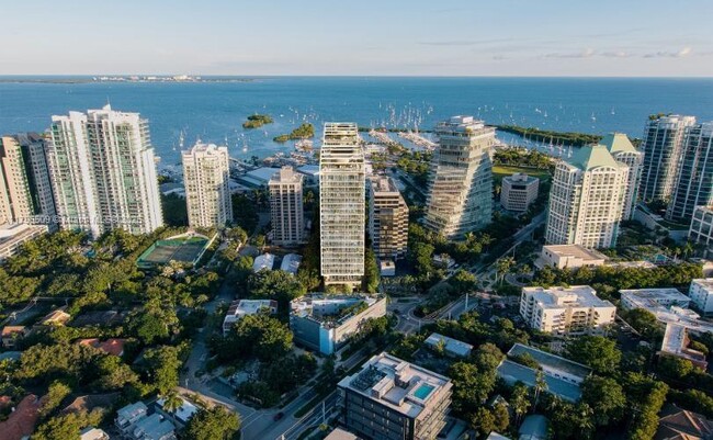 Foto del edificio - 2678 Tigertail Ave