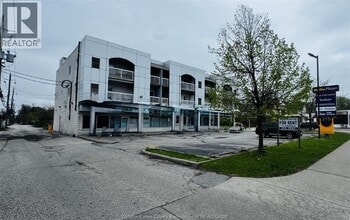 Building Photo - 275 Wyandotte St W