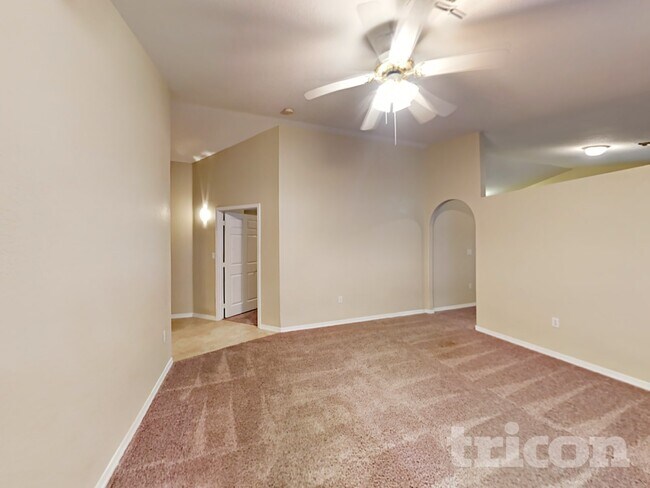 Foto del edificio - 423 N Shaylee Ln