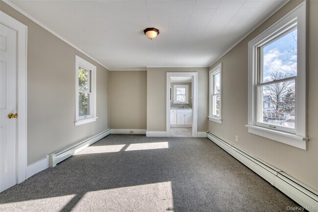 Building Photo - 220 5th Ave