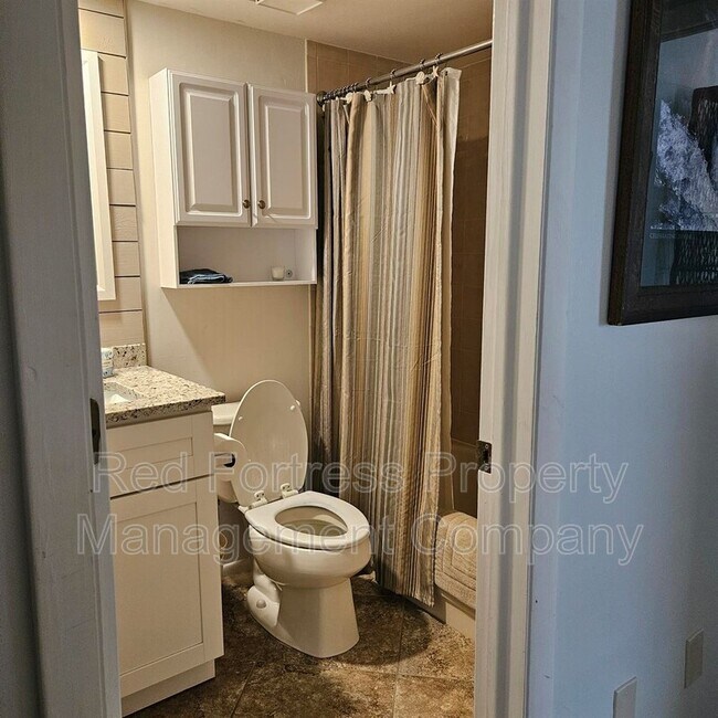 Foto del edificio - 5710 Trailwinds Dr