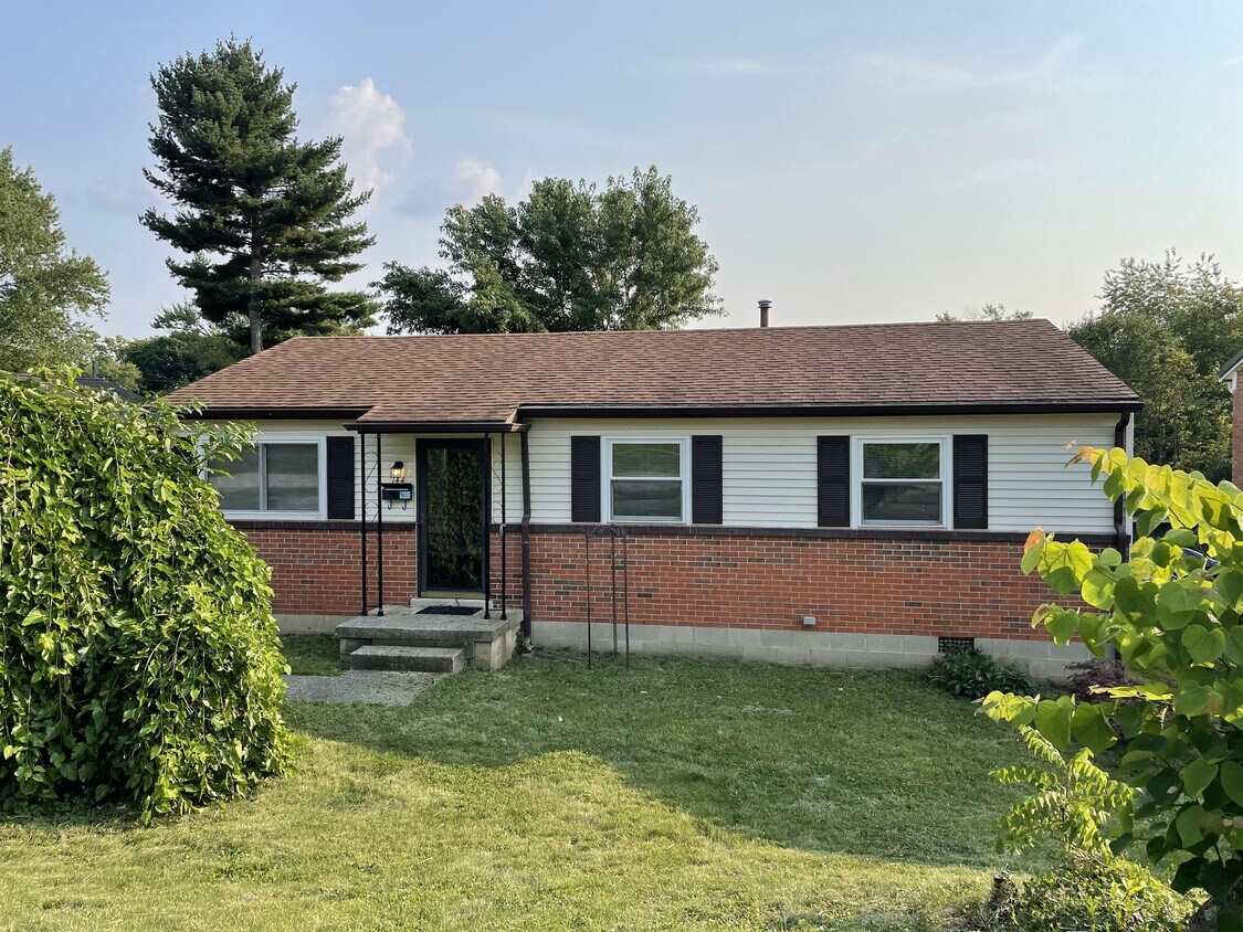 Primary Photo - 144 Hickory Dr