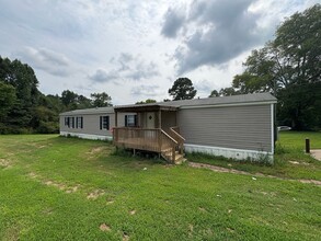 Building Photo - 70 Henderson Rd