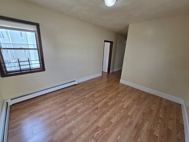 Building Photo - 49 Judson St