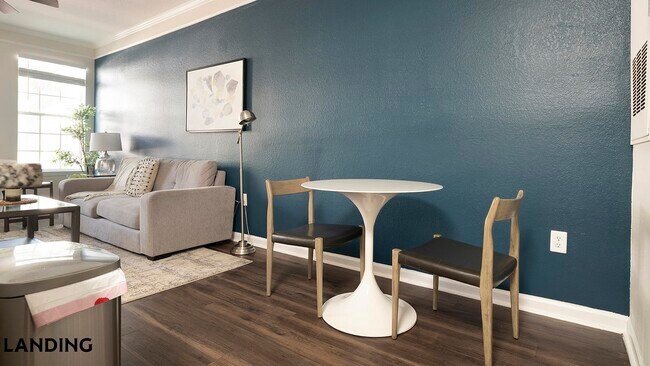 Foto del edificio - 2801 Biltmore Park Dr