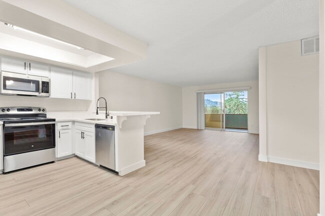 Interior Photo - The Marquis