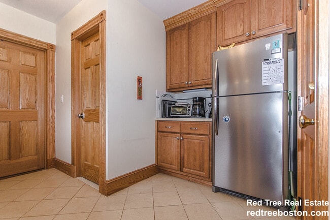 Photo - 16 S Russell St Apartment