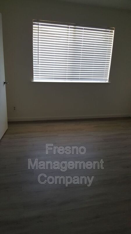 Foto del edificio - 475 N Manila Ave