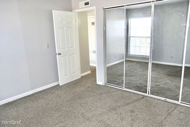 Building Photo - 3510 Parkmoor Village Dr