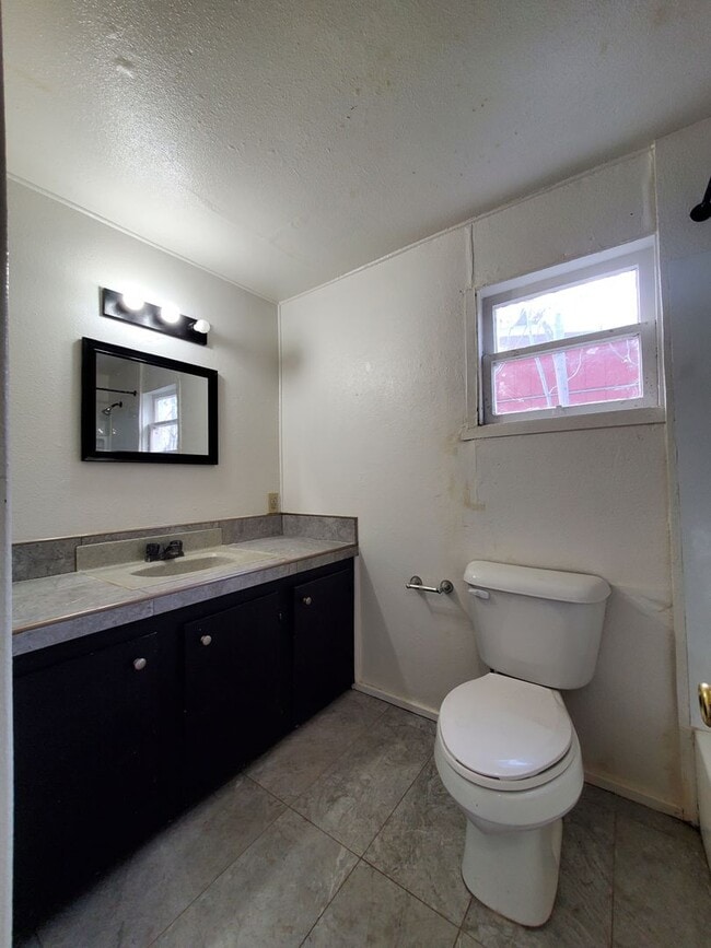 Building Photo - 129774thstreet.is4lease.com