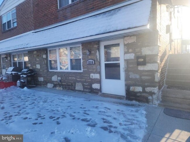 Building Photo - 2218 Strahle St