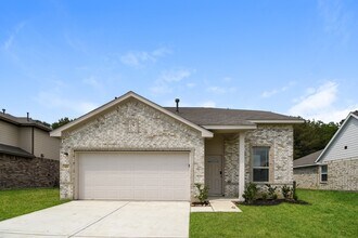Building Photo - 321 Lk Wy Cir