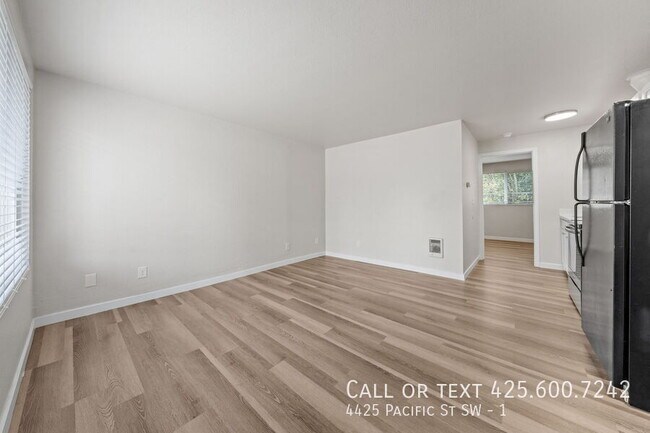 Foto del edificio - 4425 Pacific St SW