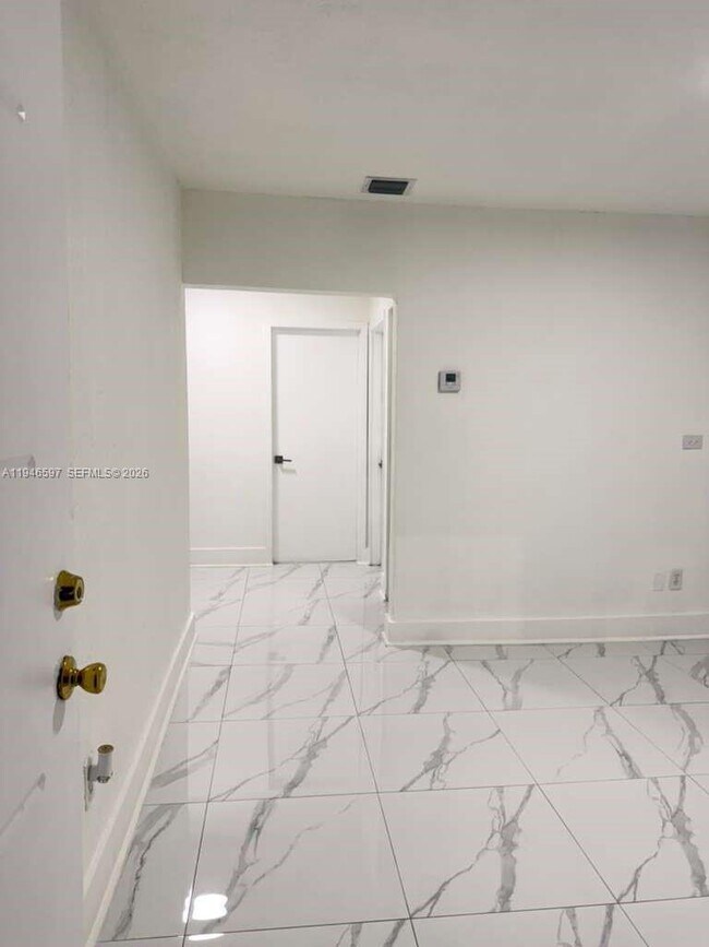 Building Photo - 2796 SW 34th Ct