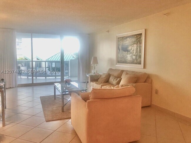 Building Photo - 16711 Collins Ave