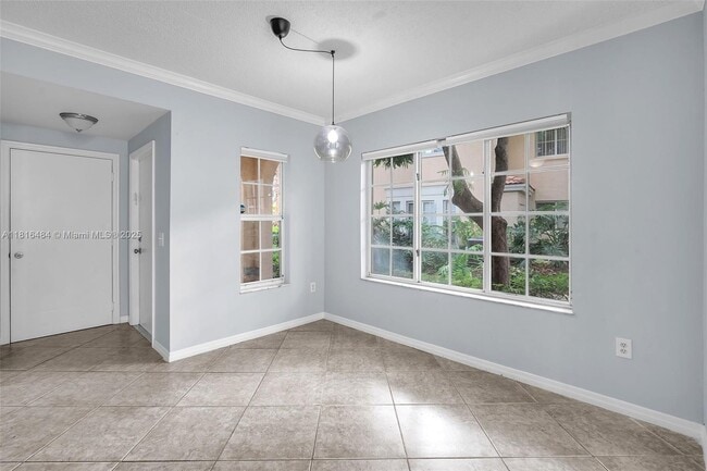 Building Photo - 2474 Centergate Dr