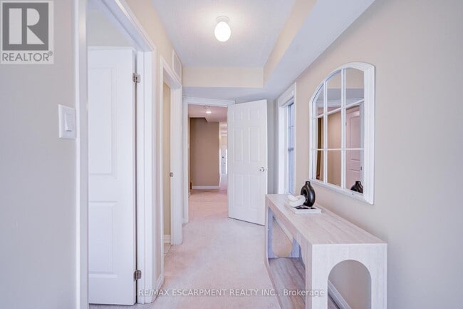 Photo du bâtiment - 1553 Green Rd