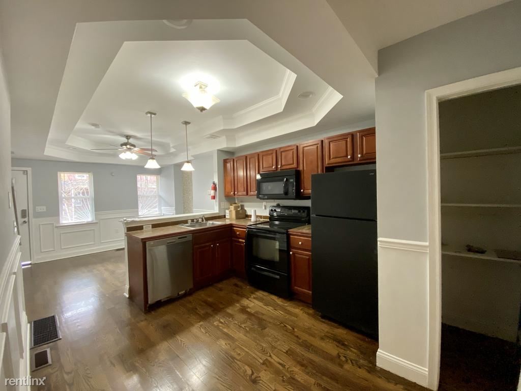 Primary Photo - 6 br, 3 bath Apartment - 3033 W Berks St