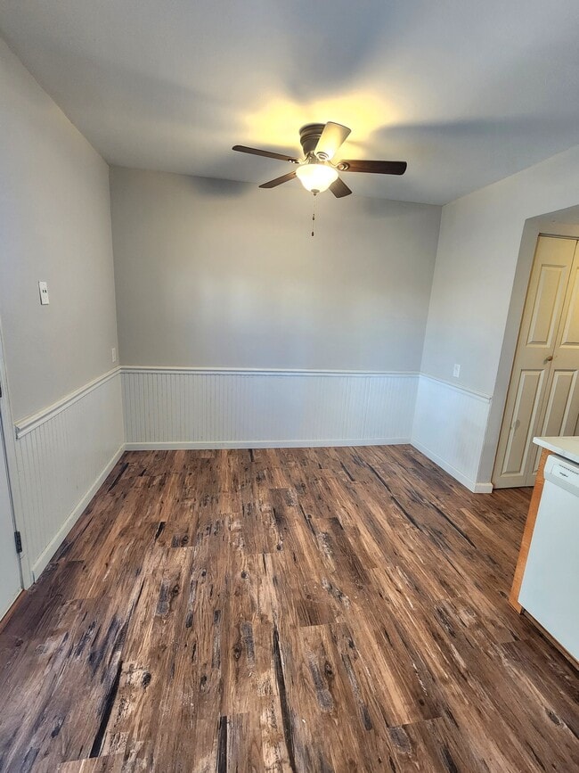 Building Photo - 4285 Burnett Walk