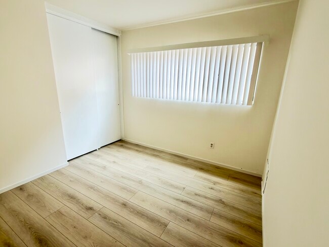 Foto del edificio - 9432 Broadway