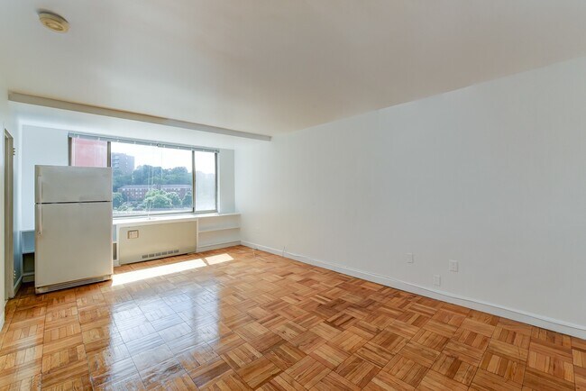 Foto del edificio - Spacious & Bright Studio at River Place West