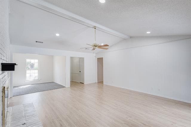 Foto del edificio - 2121 Poppy Ln