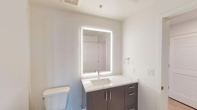 Interior Photo - Cirrus