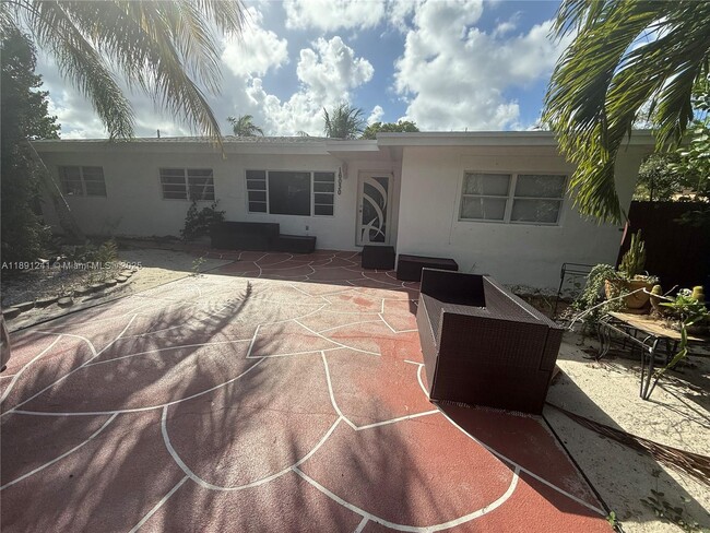 Building Photo - 16030 Miami Dr
