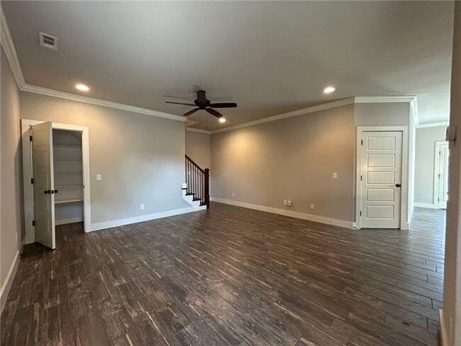 Building Photo - 3101 SW Warberry Ave