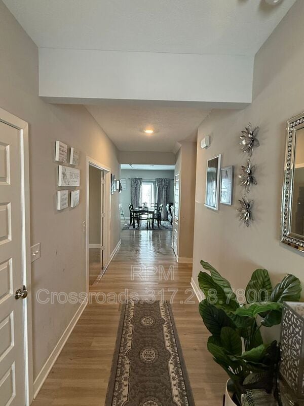 Building Photo - 8754 Laurelton Pl