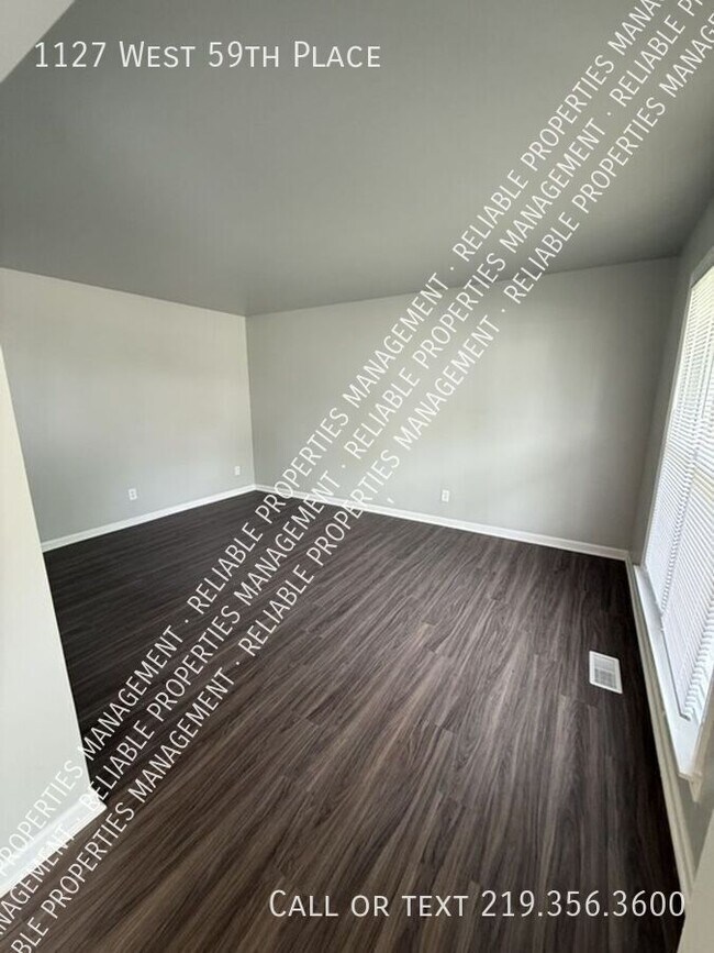 Foto del edificio - 1127 W 59th Pl