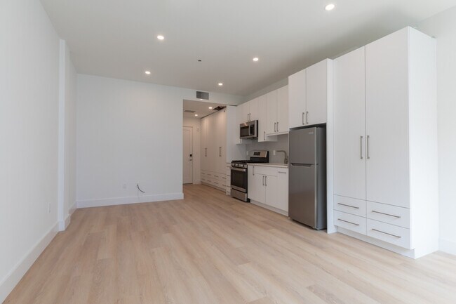 Building Photo - 1128 Harrison Ave